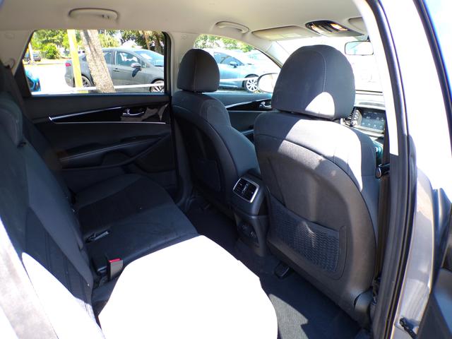 Photo of 2020 Gray Kia Sorento