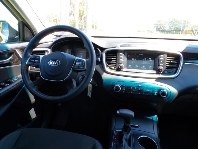 Photo of 2020 Gray Kia Sorento