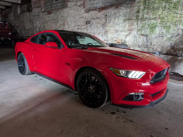 Photo of 2017 Red Ford Mustang