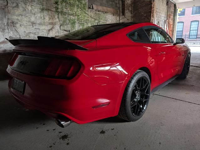 Photo of 2017 Red Ford Mustang