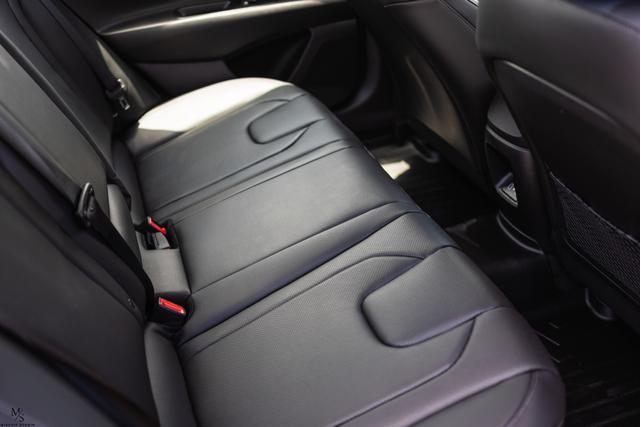 Photo of 2025 Blue Hyundai ELANTRA