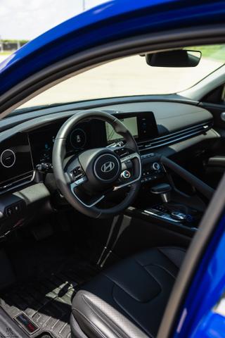 Photo of 2025 Blue Hyundai ELANTRA
