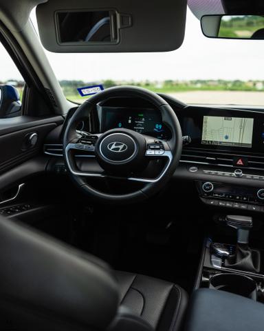 Photo of 2025 Blue Hyundai ELANTRA