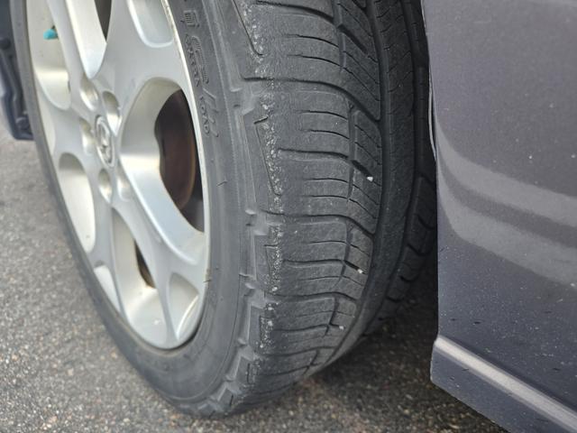 Photo of 2009 Gray Mazda Mazda5