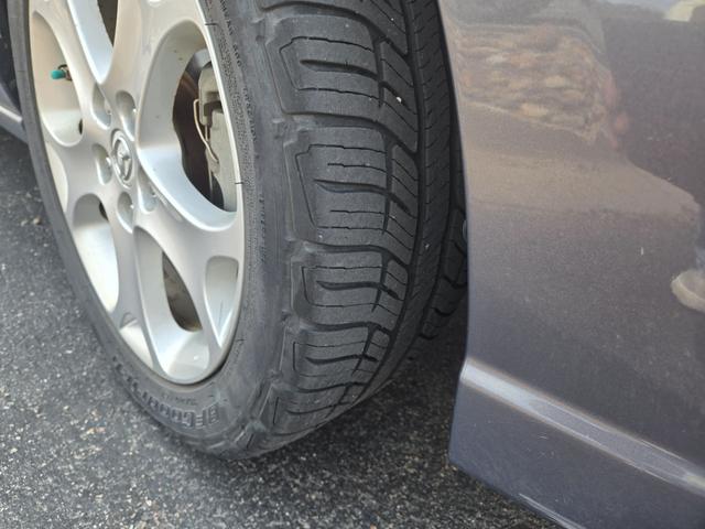 Photo of 2009 Gray Mazda Mazda5