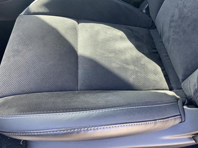 Photo of 2023 White Dodge Challenger