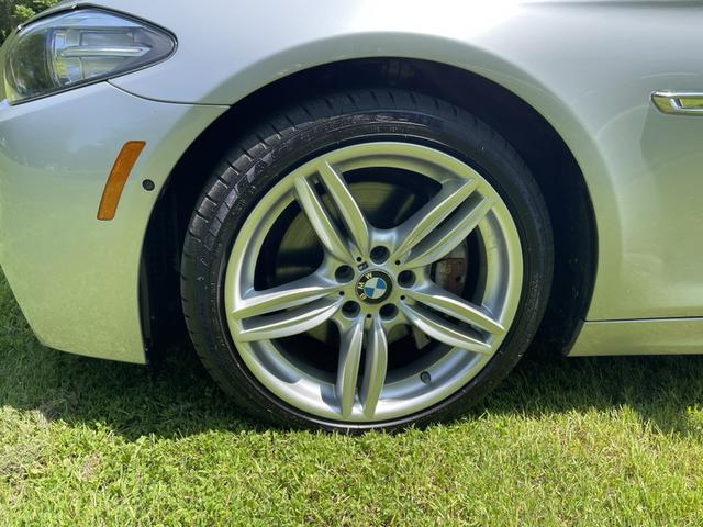 Photo of 2016 Silver BMW 550