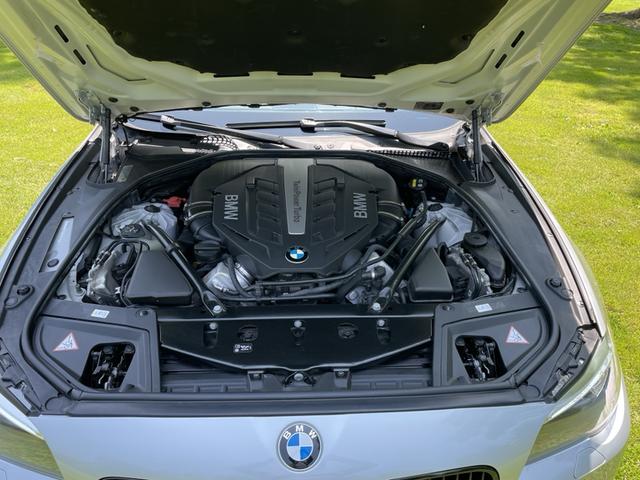 Photo of 2016 Silver BMW 550