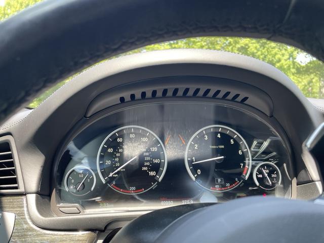 Photo of 2016 Silver BMW 550