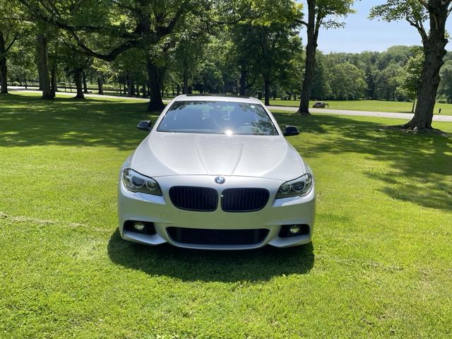Photo of 2016 Silver BMW 550