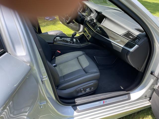 Photo of 2016 Silver BMW 550