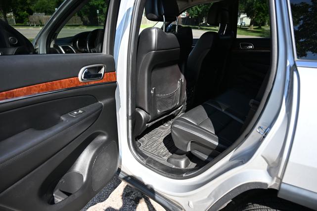 Photo of 2012 Silver Jeep Grand Cherokee