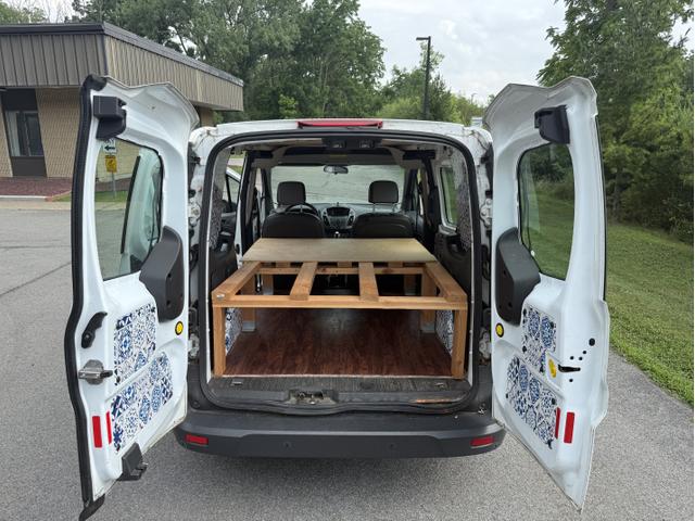 Photo of 2016 White Ford Transit Connect
