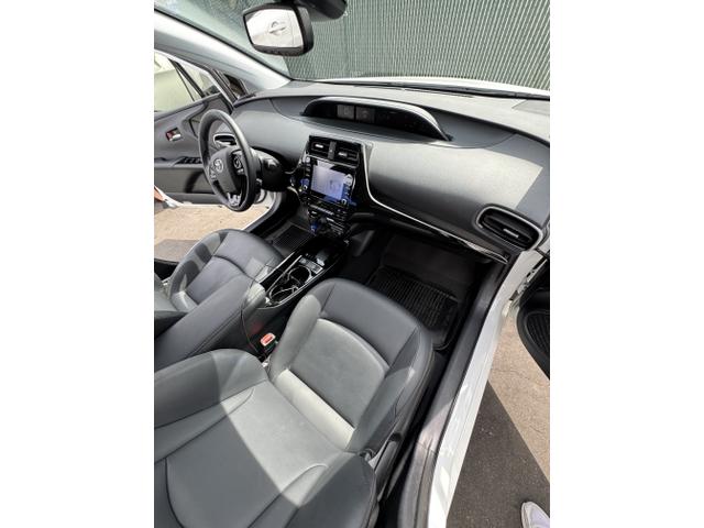 Photo of 2022 White Toyota Prius