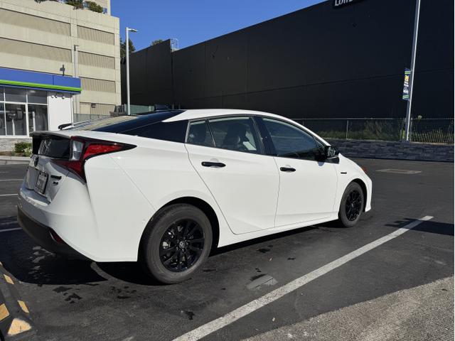Photo of 2022 White Toyota Prius