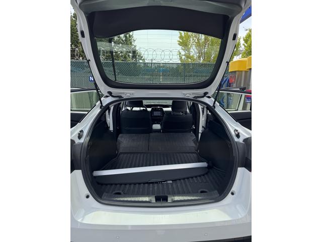 Photo of 2022 White Toyota Prius