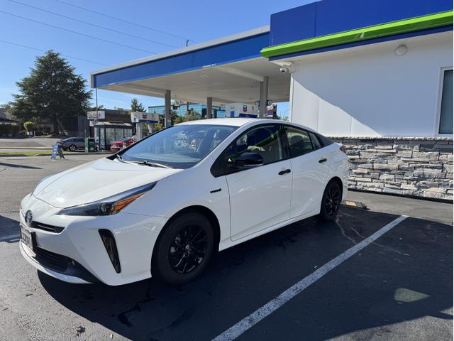 Photo of 2022 White Toyota Prius