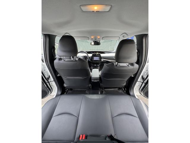 Photo of 2022 White Toyota Prius