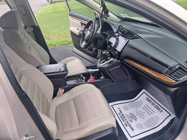 Photo of 2018 Beige Honda CR-V