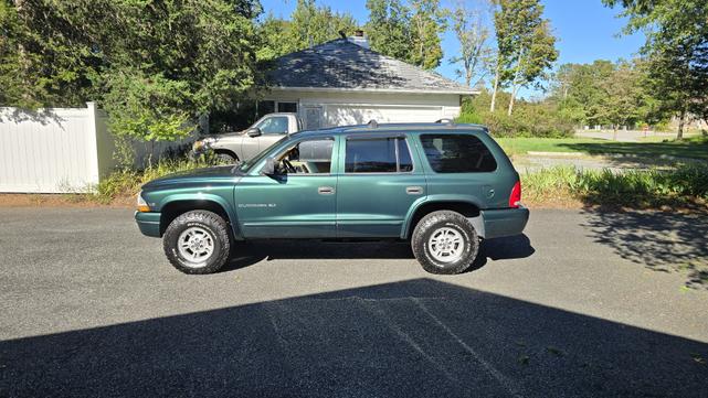 Photo of 1999 Green Dodge Durango