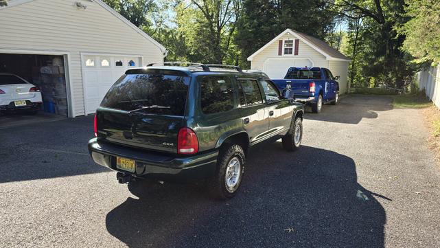 Photo of 1999 Green Dodge Durango