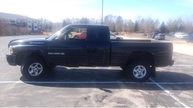 Photo of 2000 Black Dodge Ram 1500