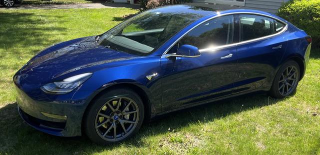 Photo of 2019 Blue Tesla Model 3