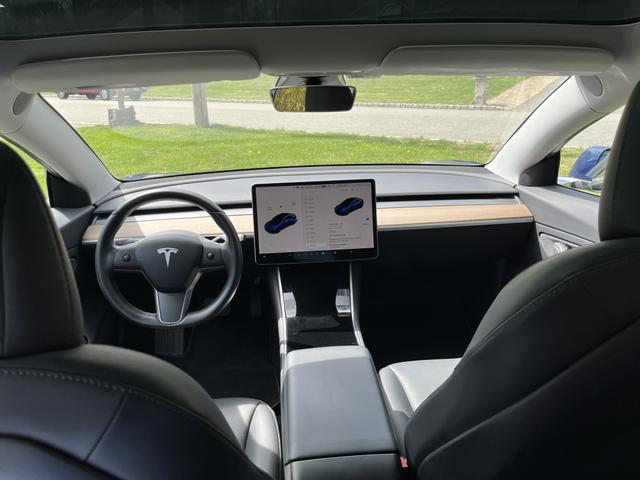 Photo of 2019 Blue Tesla Model 3