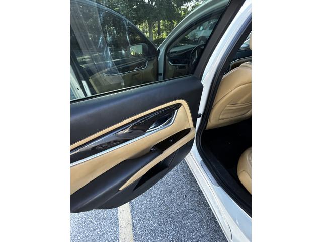 Photo of 2014 White Cadillac XTS