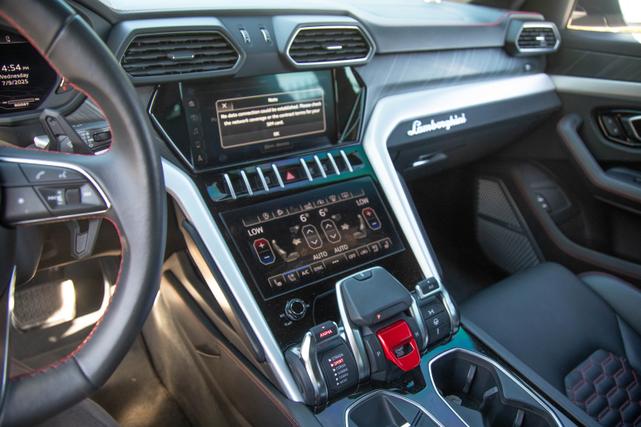 Photo of 2021 White Lamborghini Urus