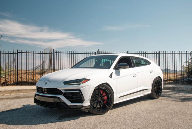 Photo of 2021 White Lamborghini Urus