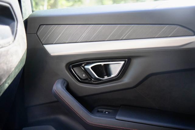 Photo of 2021 White Lamborghini Urus