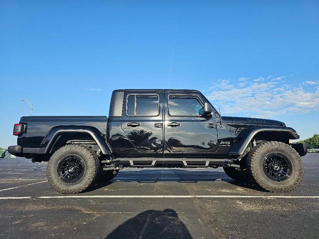 Photo of 2022 Black Jeep Gladiator