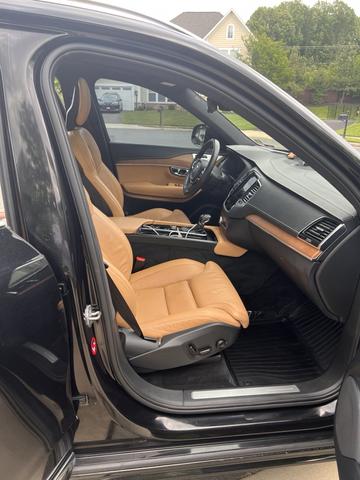 Photo of 2016 Black Volvo XC90