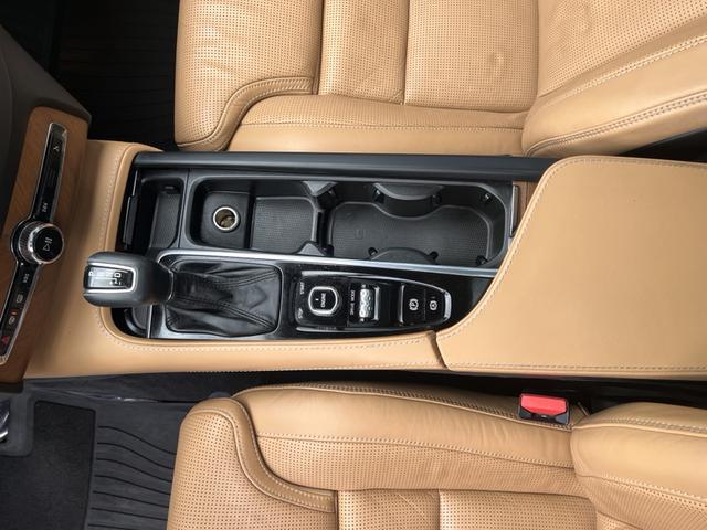 Photo of 2016 Black Volvo XC90