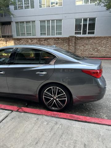 Photo of 2017 Gray INFINITI Q50