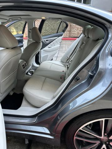Photo of 2017 Gray INFINITI Q50