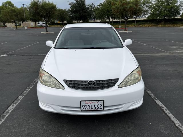 Photo of 2002 White Toyota Camry