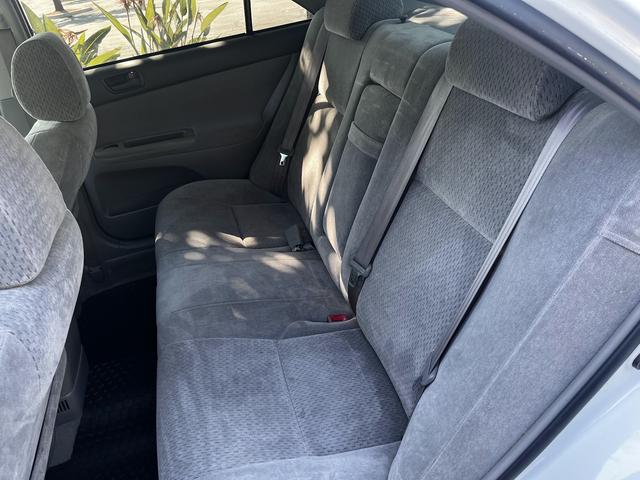 Photo of 2002 White Toyota Camry