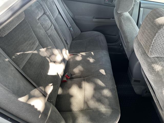 Photo of 2002 White Toyota Camry