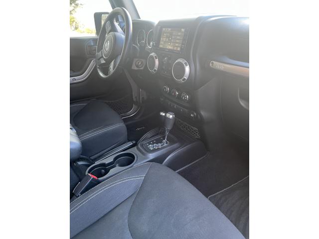 Photo of 2015 Silver Jeep Wrangler Unlimited