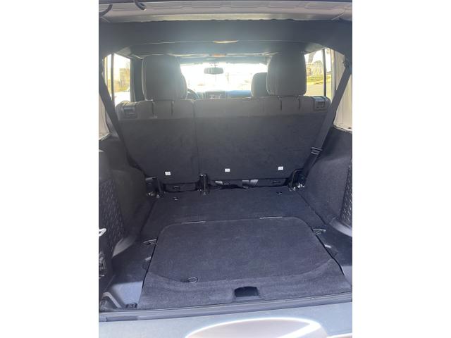 Photo of 2015 Silver Jeep Wrangler Unlimited