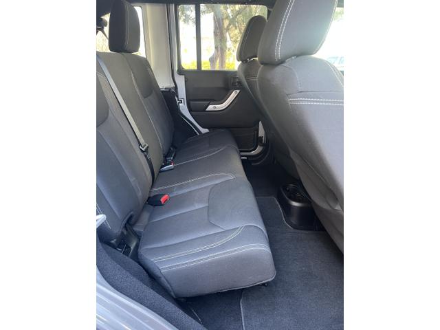 Photo of 2015 Silver Jeep Wrangler Unlimited