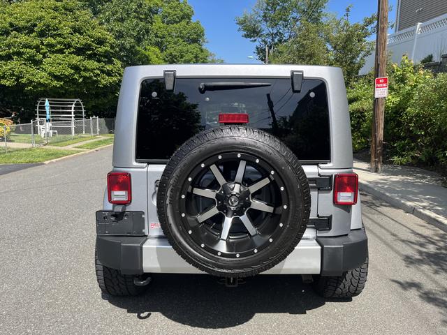 Photo of 2015 Silver Jeep Wrangler Unlimited