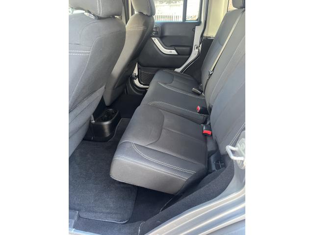 Photo of 2015 Silver Jeep Wrangler Unlimited