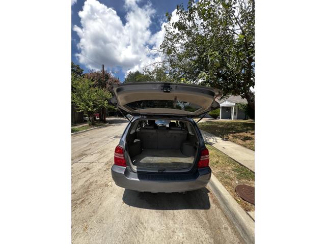 Photo of 2003 Blue Toyota Highlander