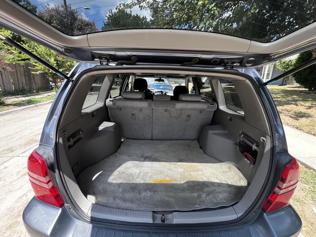 Photo of 2003 Blue Toyota Highlander