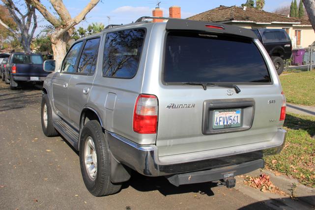 Photo of 1999 Silver Toyota 4Runner