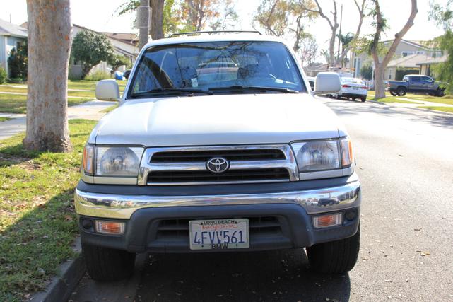 Photo of 1999 Silver Toyota 4Runner