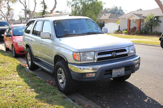 Photo of 1999 Silver Toyota 4Runner